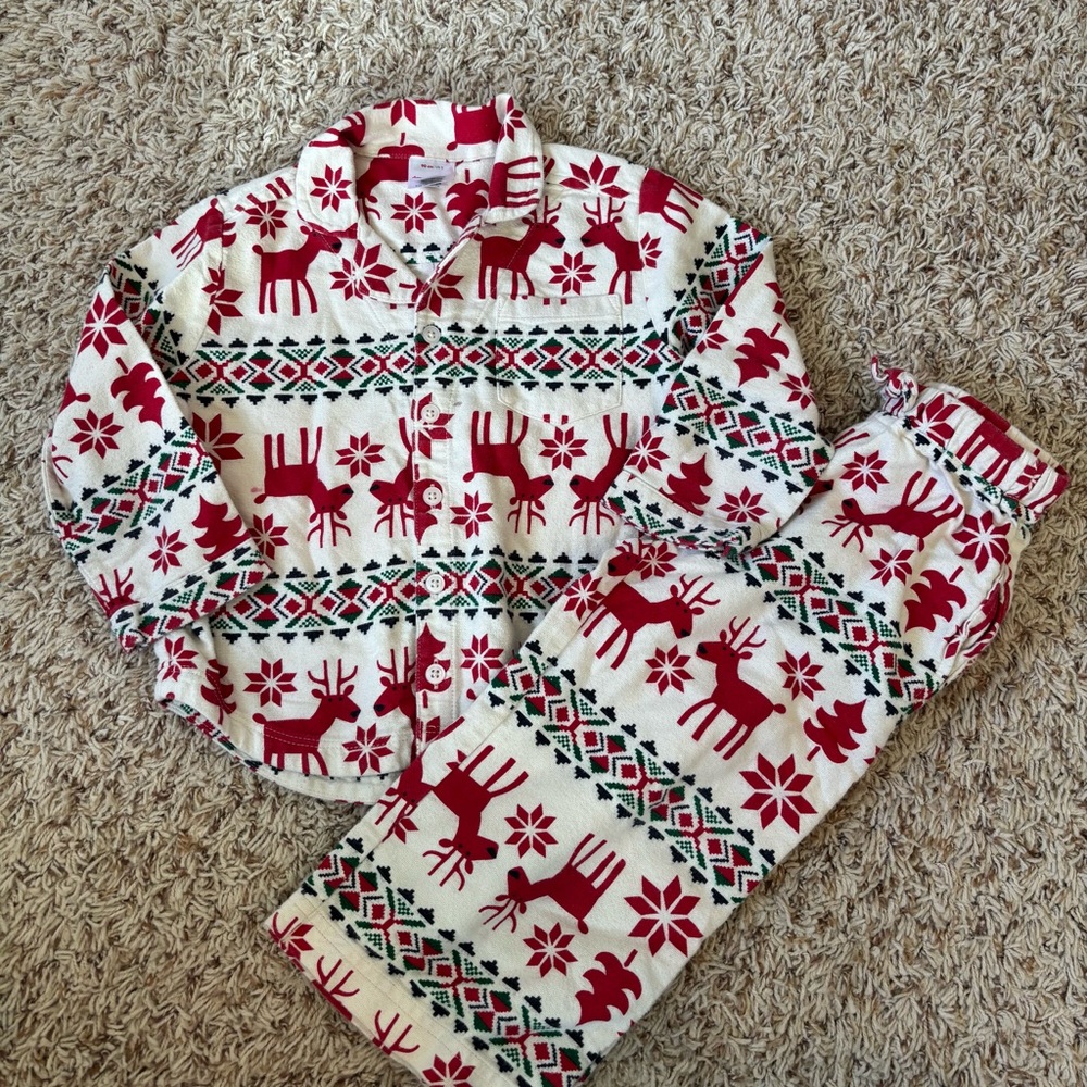 Hanna Andersson Dear Deer Flannel Cream and Red Reindeer Holiday Pajama Set Size